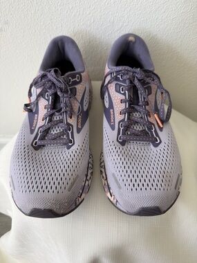 Brooks Women's Running Shoes - Lavender with Pink Accents